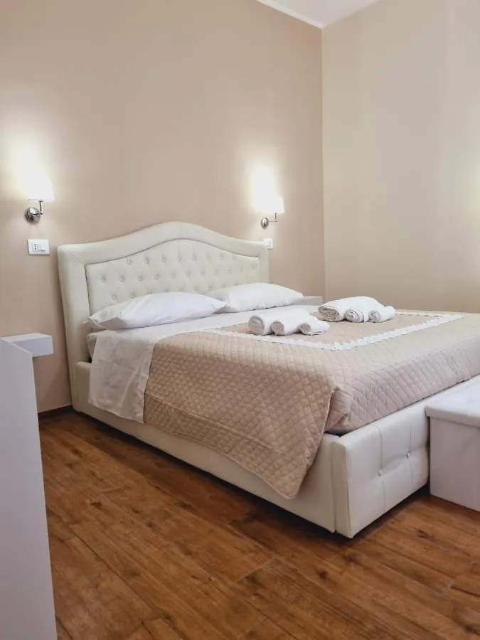 Apartment Maison Romantique Giarre Italy